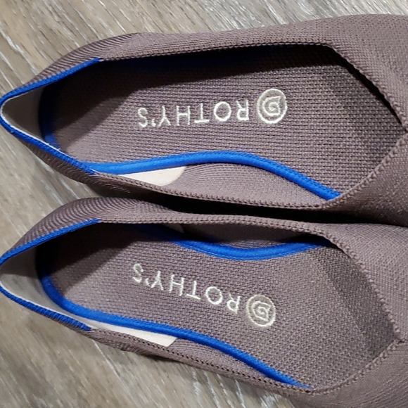 Rothys Mink flats round toe (retired color) size 8 - Picture 4 of 4